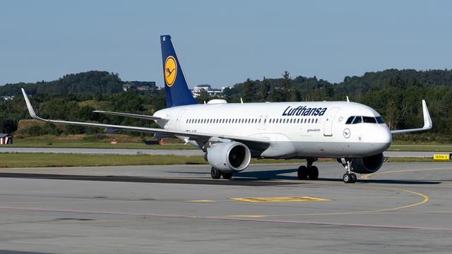 D-AIUE:Airbus A320-200:Lufthansa